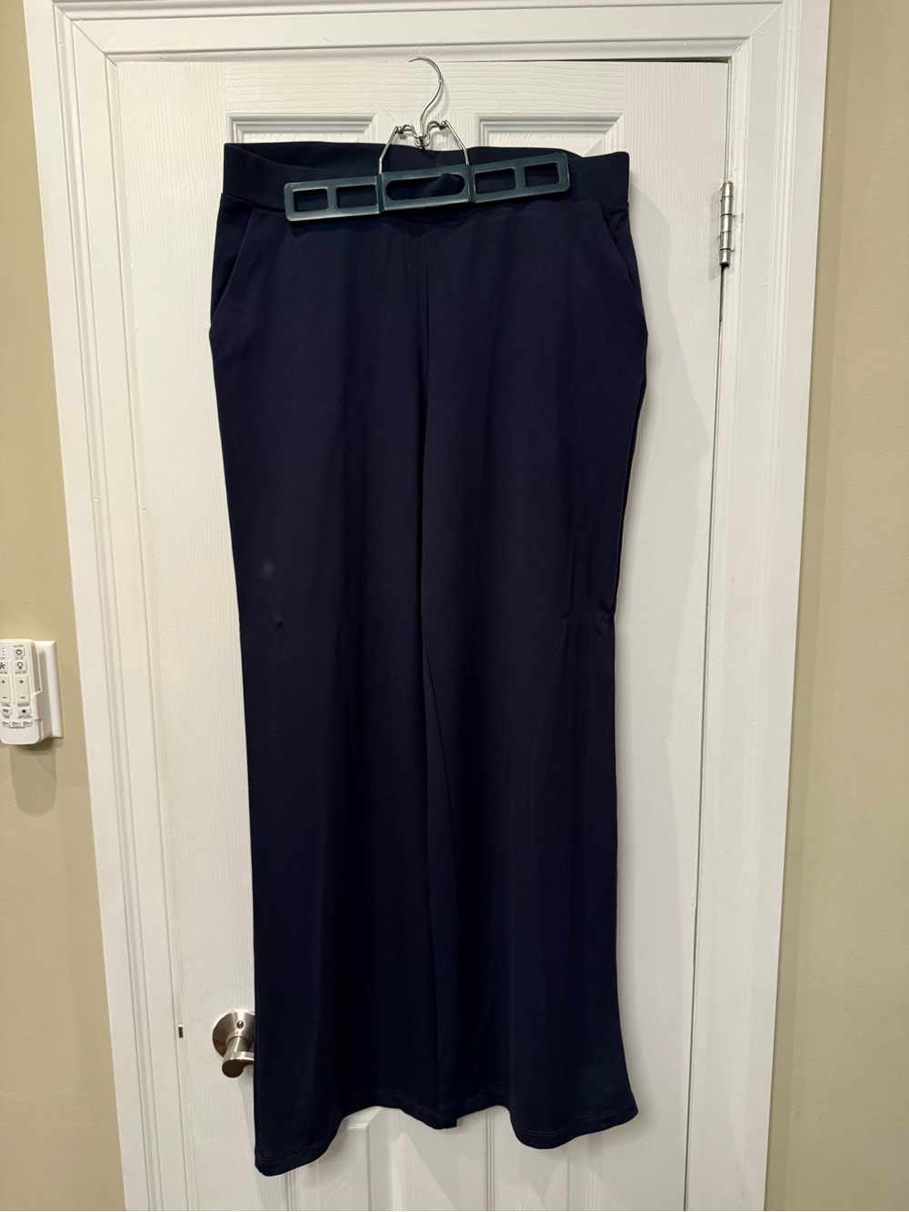 Women's Navy Wide-Leg Trousers - Sleek Everyday Style
